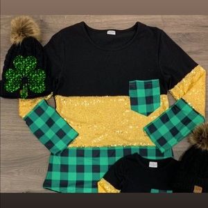 Cute little girl shirt green and gold